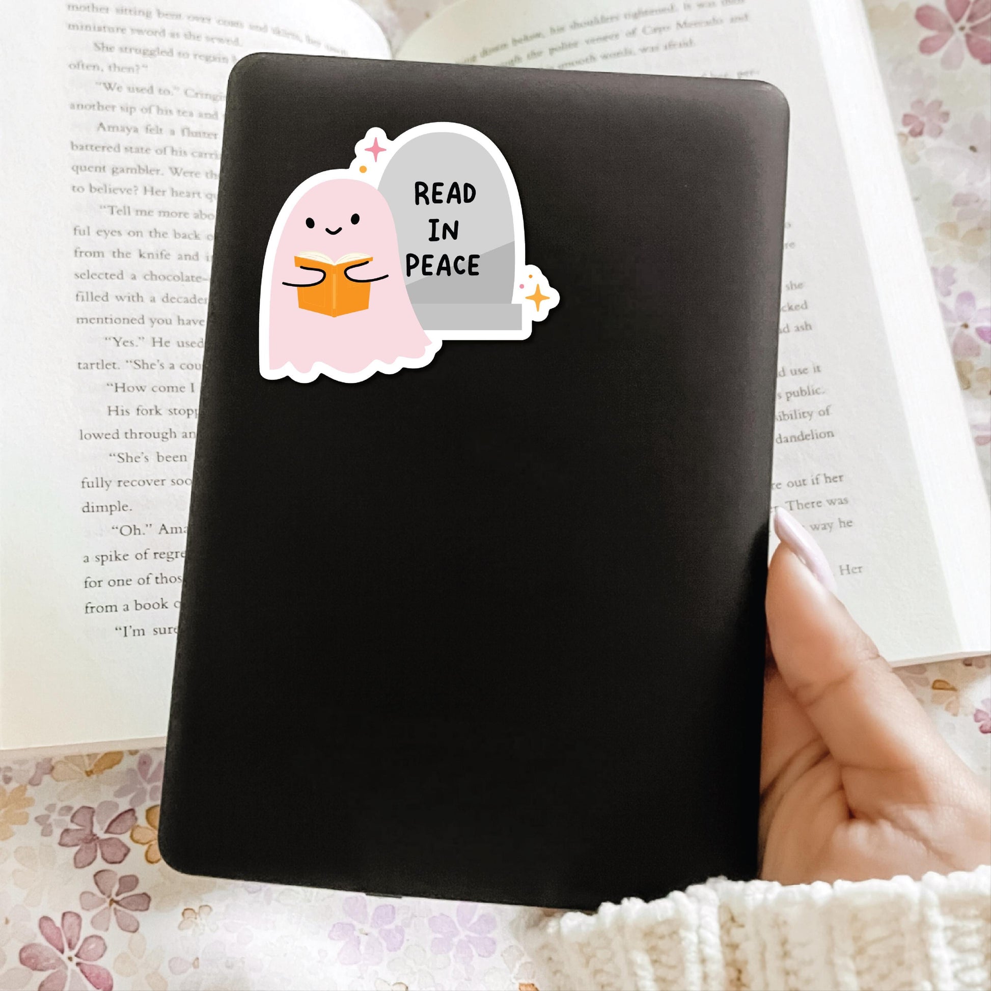 Halloween Read in Peace Sticker, Bookish Sticker, Kindle Decal, Gifts for Book Lovers, Laptop Decal, Waterproof, Spooky Season, Cute Ghost